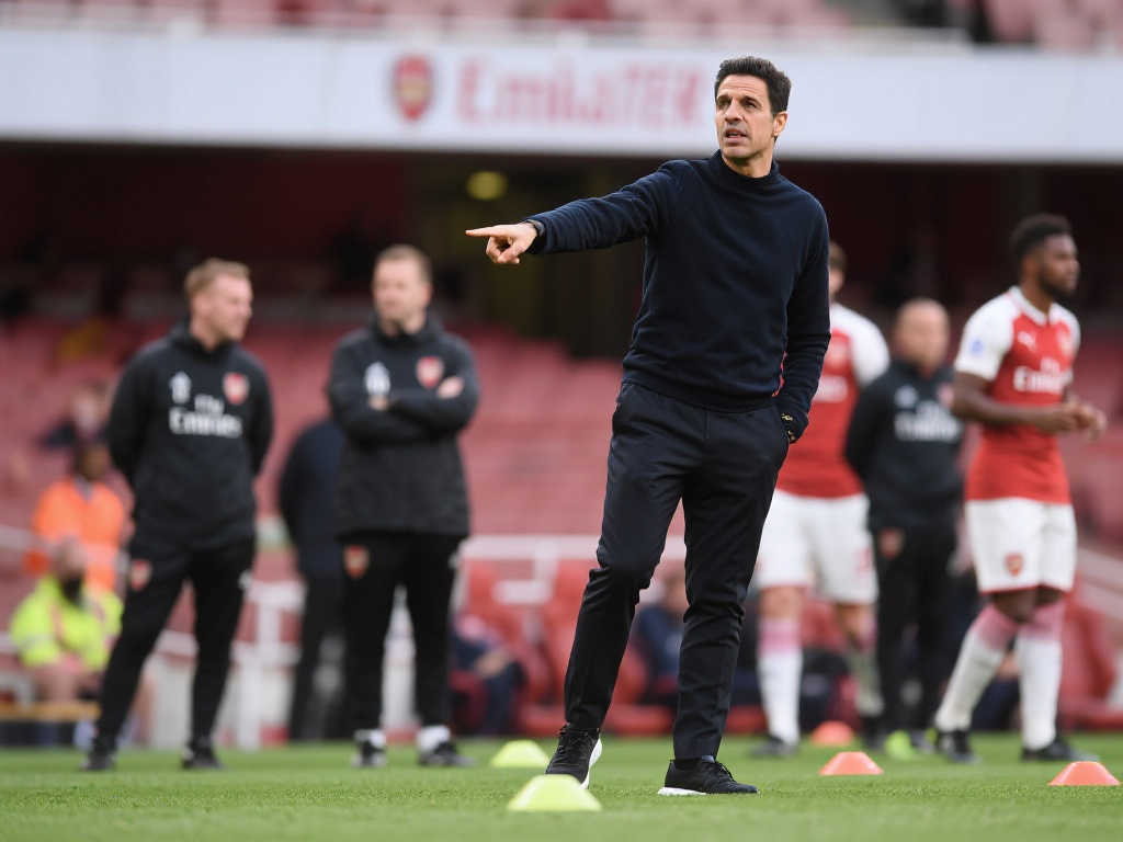 队的中场屏 队的中场屏